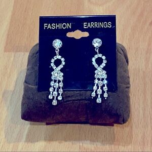 ⭐️2/$25⭐️ Costume Jewelry Rhinestone Earrings